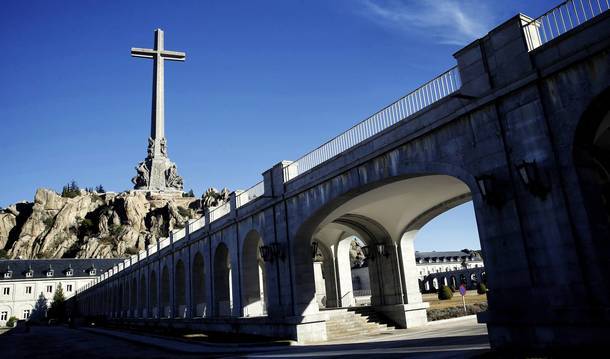 El PSOE pide exhumar los restos de Franco del Valle de los Caídos