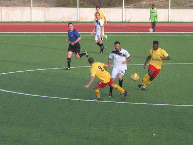 El C.U. Collado Villalba sólo pudo empatar con el Avance (1-1)