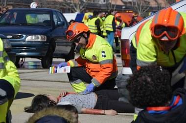 Las Rozas conciencia sobre la seguridad vial con un simulacro de accidente