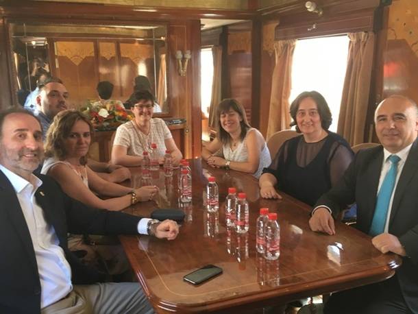 El Tren de Felipe II, un convoy de los años ’50, comienza su andadura con una propuesta que combina turismo histórico y ocio