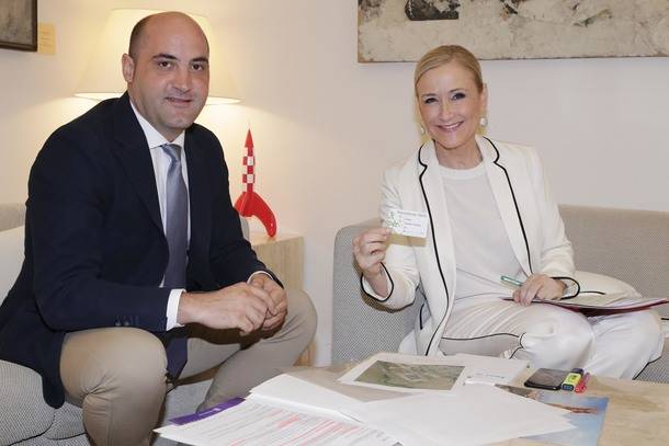 Cristina Cifuentes se reunió con el Alcalde de Colmenar Viejo