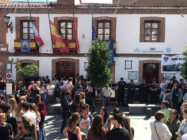 Vecinos de San Agustín de Guadalix piden ‘justicia’ por el apuñalamiento de un joven y critican al alcalde