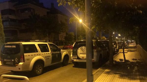 27 jóvenes detenidos y 15 agentes heridos el domingo en una trifulca en las fiestas de Majadahonda