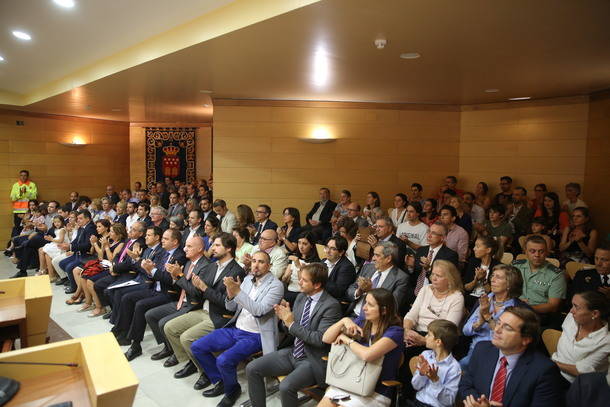 Se hace entrega de la primera Medalla de Honor de Las Rozas a Ignacio Echeverría