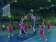 Imagen de un partido del Cimaga en la Liga regular (Foto: www.btorrelodones.com)