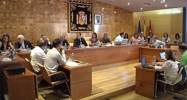 Piden a la regidora y concejales de Torrelodones demostrar la validez de los títulos de sus ‘curriculum vitae’