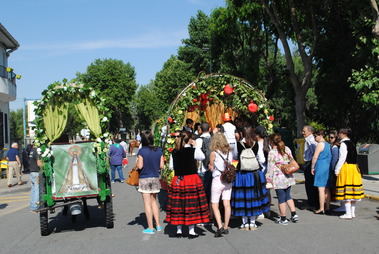 Concurso de carretas en Valdemorillo para hacer más vistosa la romería de la Virgen de la Esperanza