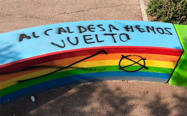 Aparecen nuevas pintadas contra el colectivo LGTBI en Torrelodones