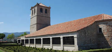 Guadarrama reordena en sentido único el tráfico de la calle Reyes Católicos y el entorno de La Torre