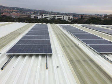 Instalado un centro de producción de energía solar en el Polideportivo Municipal de Torrelodones