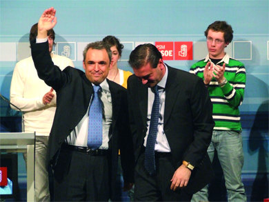 Simancas, con José Pablo González en un acto celebrado el pasado mes de febrero (Foto: ARCHIVO)