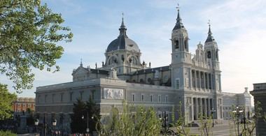 La Comunidad de Madrid no cree que la Almudena sea el sitio más apropiado para trasladar los restos de Franco