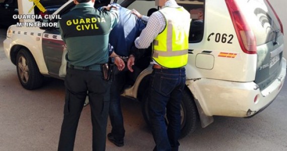 La Guardia Civil de Villalba detiene a falsos técnicos que robaban en viviendas engañando a mayores