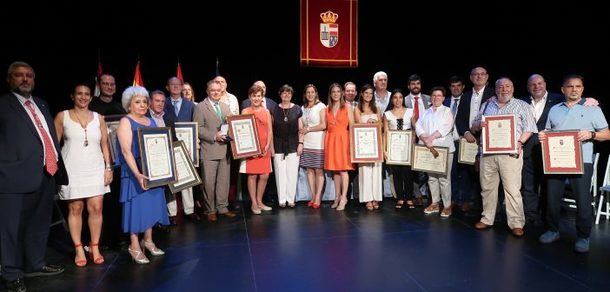 Emotiva celebración del acto de entrega de Honores y Distinciones en San Lorenzo de El Escorial