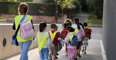 Moralzarzal pone en marcha el Pedibús, un servicio gratuito para que los escolares acudan andando al cole