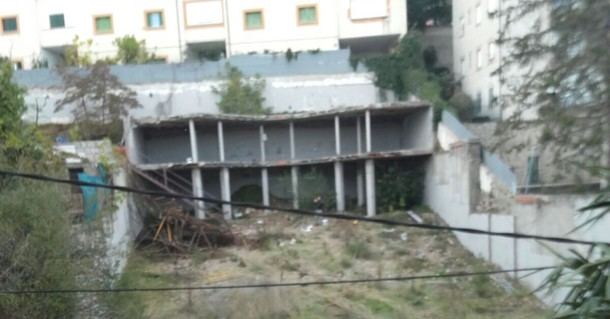 Después de casi dos décadas, continúa abierto el litigio urbanístico de la Calle Santa Rosa 15 y 15 bis en San Lorenzo de El Escorial