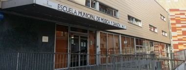 El Auditorio de la Escuela de Música de Collado Villalba acoge hoy, viernes, el espectáculo poético musical ‘Sobre el hilo de mi voz’