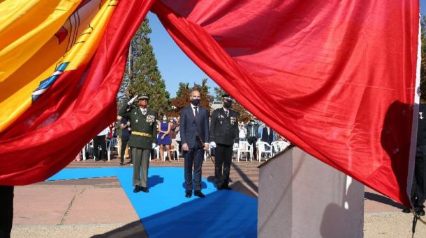 La bandera de España ondea en todos los accesos de entrada a Majadahonda