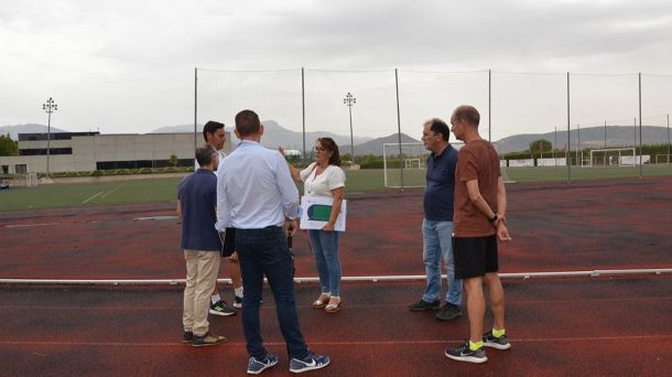 Reforma del campo de fútbol de césped artificial y la pista de atletismo en Guadarrama