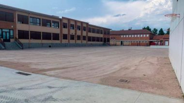 Guadarrama adecúa el patio y el campo de fútbol del Colegio Villa de Guadarrama