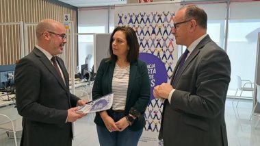 Martín inaugura Puntos Violeta en las oficinas de empleo de toda la Comunidad de Madrid