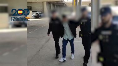 Detenido en Barajas un fugitivo de la 