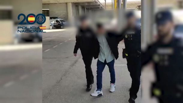 Detenido en Barajas un fugitivo de la 'Mara Salvatrucha' por un doble asesinato en El Salvador