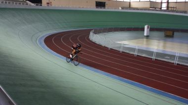 La selección española de ciclismo en pista junior prepara el mundial en Galapagar