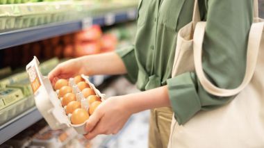 Cuidado con las comidas envasadas o que contengan huevos frescos en verano