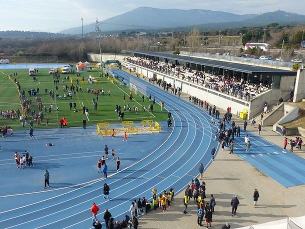 Mil escolares compiten en la final de campo a través en Guadarrama