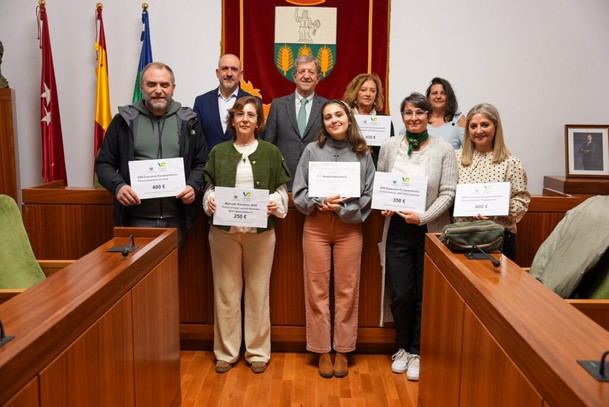 Premiados en el Concurso de Escaparatismo Navideño 2024