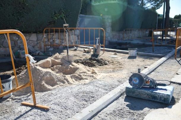 Finalizan obras de acerado en Playa Castro Urdiales y inician en Monte Aitana