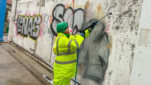 Galapagar elimina 7.000 grafitis en un esfuerzo por embellecer el municipio