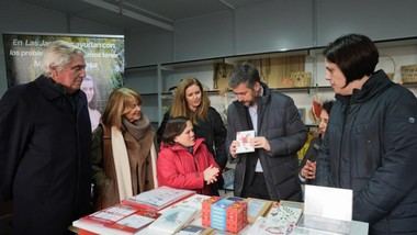 Inauguran la Casita Solidaria de Pontejos con mil artículos de entidades sociales