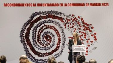 Madrileños voluntarios reciben reconocimiento por su ayuda en Valencia tras la DANA