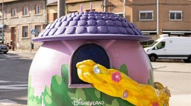 Pozuelo de Alarcón lanza campaña de reciclaje de vidrio con iglús de Disneyland Paris