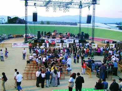 Imagen del Festival de Jazz de Galapagar de 2002, entonces en el velódromo  (Foto: ARCHIVO)