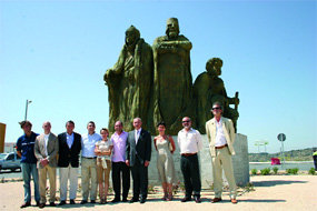 Se inaugura la escultura del octavo centenario en Torrelodones