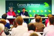 Aguirre, el martes, en los Cursos de Verano de la UCM (Foto: R. M. P.)