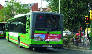 El servicio de autobuses, objeto de polémica (Foto: A. Ortega)