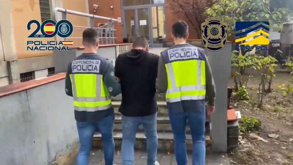 La operación, que ha permitido el arresto de 25 personas -19 en España y 6 en Portugal-, ha contado con un despliegue coordinado de la Policía Nacional en 